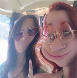 Meet your Posher, Mia